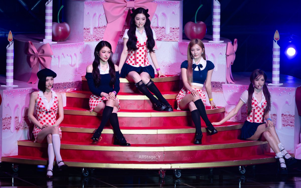 AllStage_Y's tweet photo. Opening
A Day in Red &amp; Velvet D1 
#레드벨벳 #RedVelvet https://t.co/dga5clsrmt