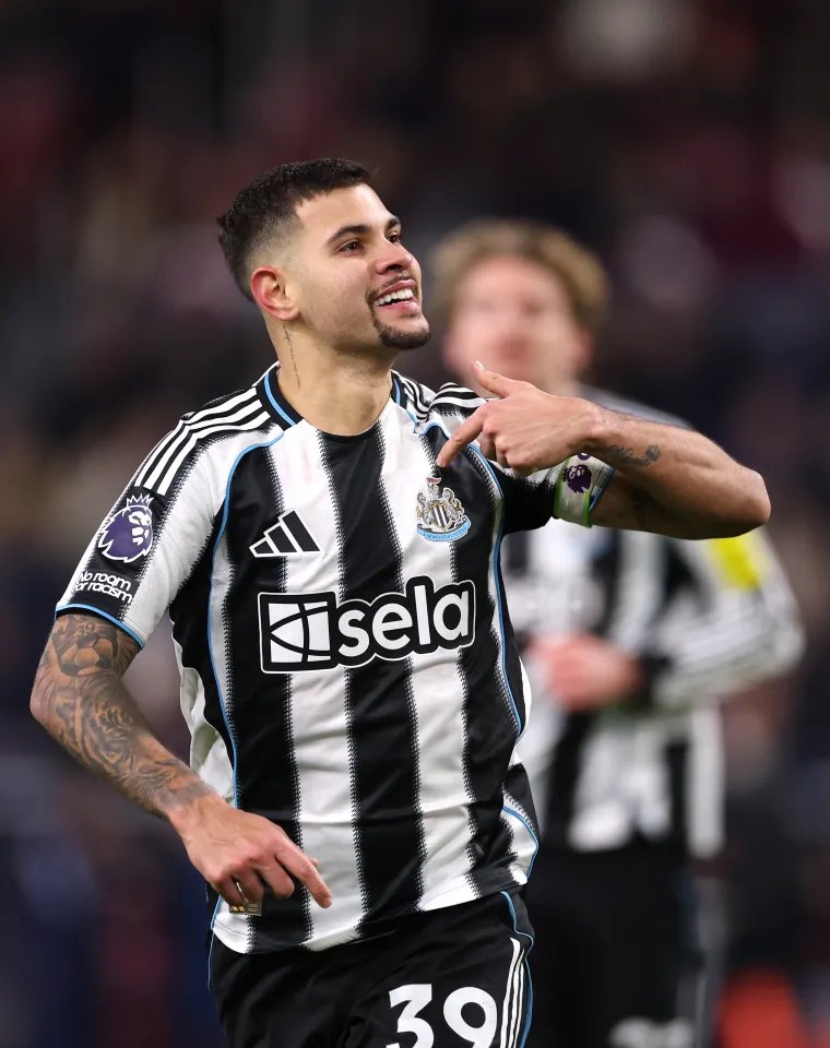 grimshub's tweet photo. 🚨| 🔥💣🇧🇷 𝗕𝗥𝗘𝗔𝗞𝗜𝗡𝗚: Arsenal have reportedly reserved a date next week for the possibility of Bruno Guimarães undergoing a medical at London Colney. 👀🔴⚪

According to [IsaanKhan_], the two clubs have reached an agreement in principle worth £77 million plus add-ons, with the final stages of the deal now being worked through.

Current situation:

🔸 A provisional medical slot has reportedly been reserved
🔸 Agreement in principle is reported to be in place
🔸Deal valued at £77m plus add-ons
🔸 Final details still need to be completed
⏳ No official announcement has been made

If completed, Bruno Guimarães would become one of Arsenal's marquee signings of the summer.

The Brazilian offers:

🔸 Elite football intelligence
🔸 Progressive passing
🔸 Leadership and physicality
🔸 Defensive intensity
🔸 Proven Premier League quality

Reserving a medical date is often a sign that clubs are preparing for a transfer to move quickly.

However, until contracts are signed and the deal is officially announced, the move cannot be considered complete.

Arsenal appear to be closing in.

Now the focus shifts to the final formalities.