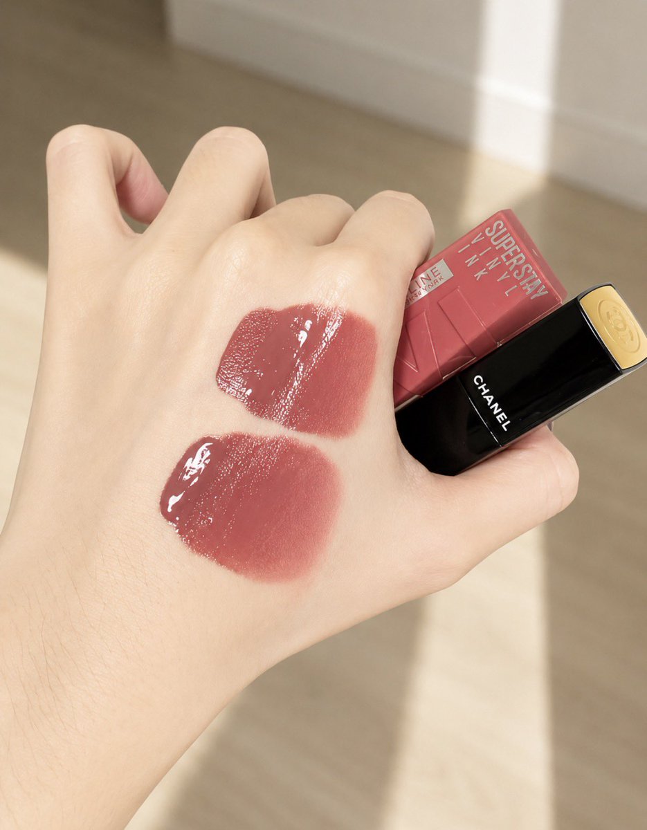 aluraxxxs's tweet photo. Thank you talaga sa mga MUA. 🥹🙏

Nagtanong lang ako kung anong lip product ang gamit sa client… tapos instead na i-gatekeep, shinare pa nila yung affordable alternative. 🥹💕

Halos magkapareho pa talaga ang shade at finish. Kaya minsan, hindi mo kailangan gumastos nang malaki para makuha yung look na gusto mo. 🤍

Love it when people choose to share instead of gatekeep. 🫶🏻

Shade: irresistible