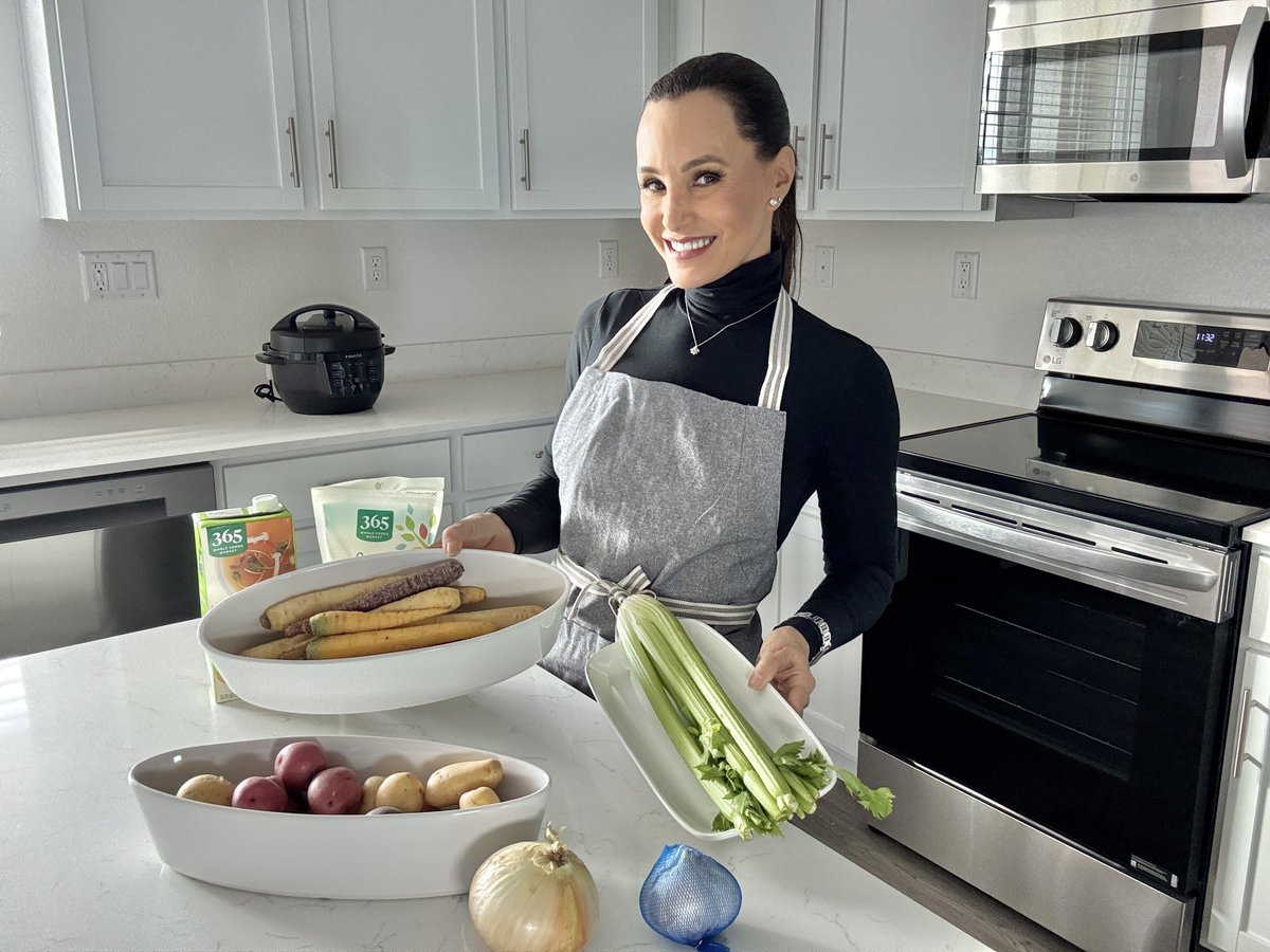 thereallisaann's tweet photo. From the kitchen to my travels, it's all happening on SUBS. Come hang out @joinsubs 
🔗 https://t.co/CqSrEyqxLB https://t.co/5xggqAR9qT