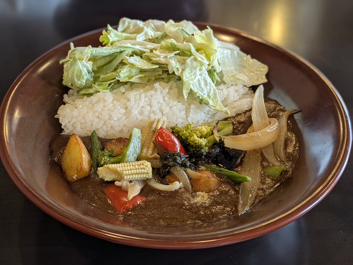 6_chick's tweet photo. 6/3

夜ご飯は「珊瑚礁」さんへ

カレー！
ウマウマ！！

ここは海沿いだから景色も素敵♪

台風過ぎたばっかだから荒波！！ https://t.co/n0t5C82CHV