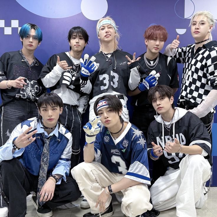 SKZ Crave tweet media