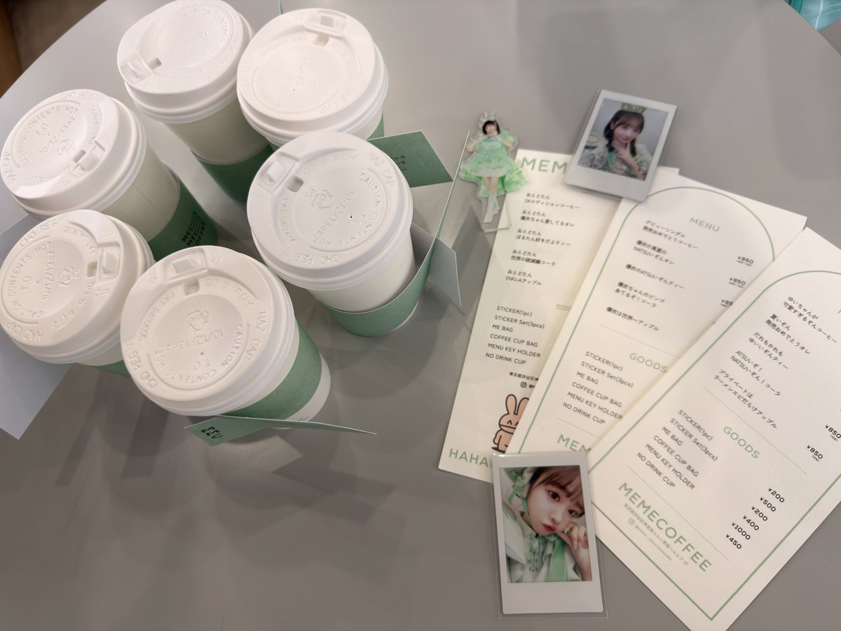 21_0todopper_7's tweet photo. 隙間時間で乙女会💚
すてきなカフェに連れられて
気づいたら大量のコーヒィーカップであふれてました🫶
自分だけの特別なメニューが完成してとってもテンションあがったよー✨
#memecoffee
最後は時間ギリギリ😱
タクシー捕まえられてホントによかったよー💦
みんないきなり走り出すのやめてくんない??爆笑