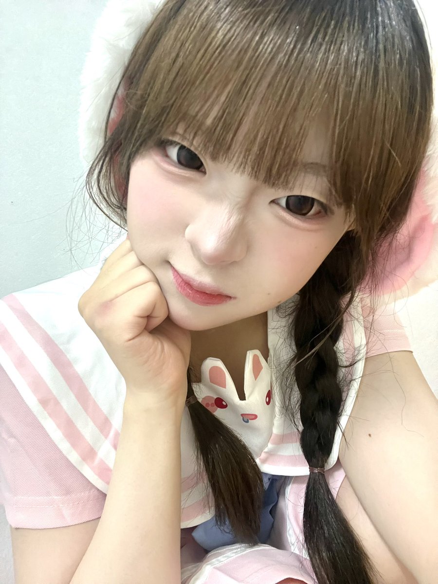 hiyoniming's tweet photo. #누구보다_빠른_8월_오시_선점 https://t.co/X0WLbfNC1J