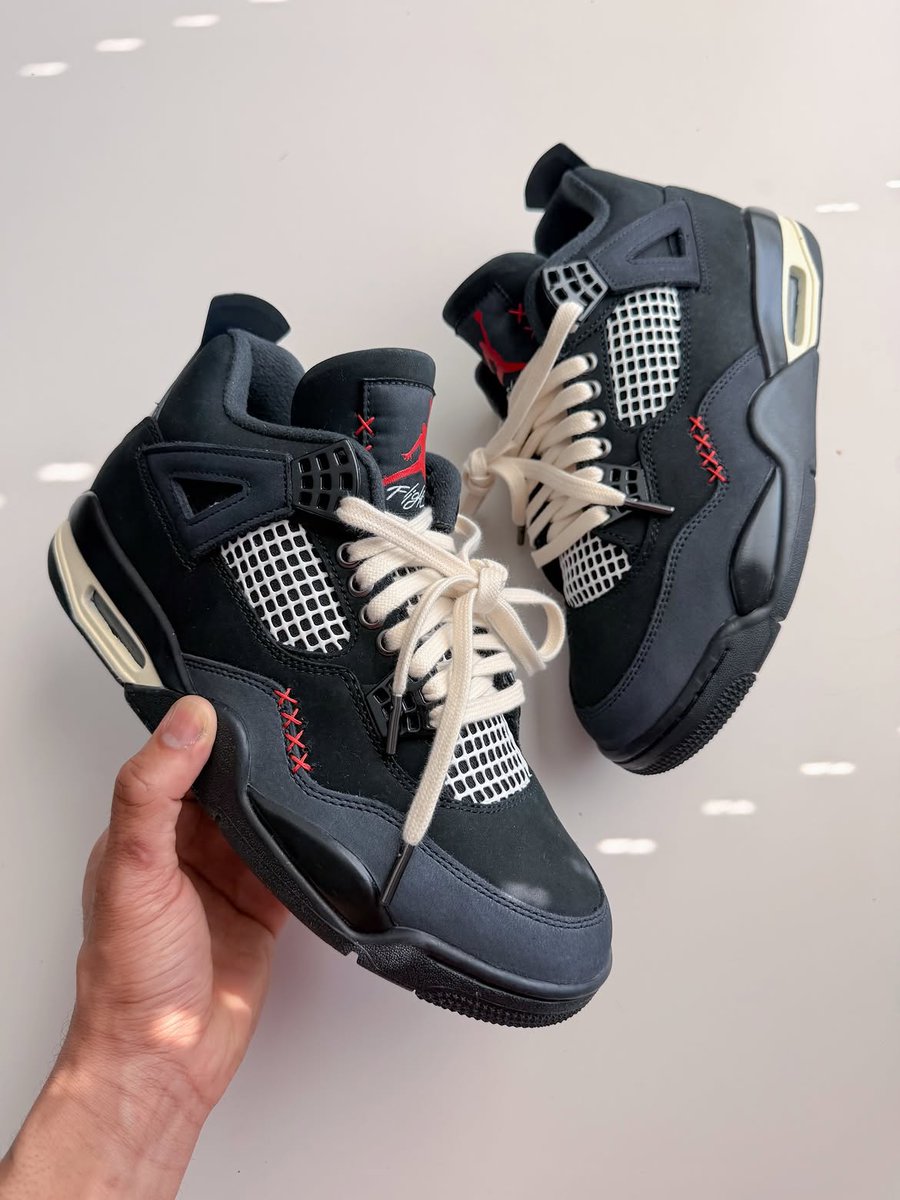 JustFreshKicks's tweet photo. Air Jordan 4 “Night Shade” customs 🌑🪡 https://t.co/HwYDIoRayj