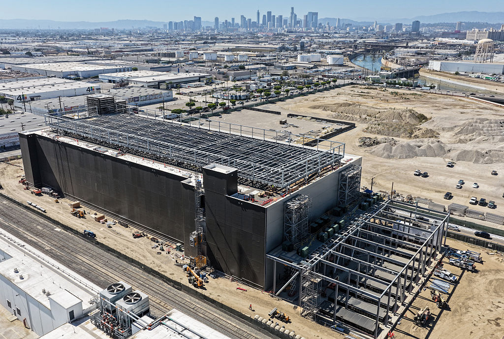 Forbes's tweet photo. What Is A Data Center And Why Are They Suddenly Everywhere? https://t.co/2x0BO6aWeS
Photo: Mario Tama via Getty Images https://t.co/ngkLATCa5w