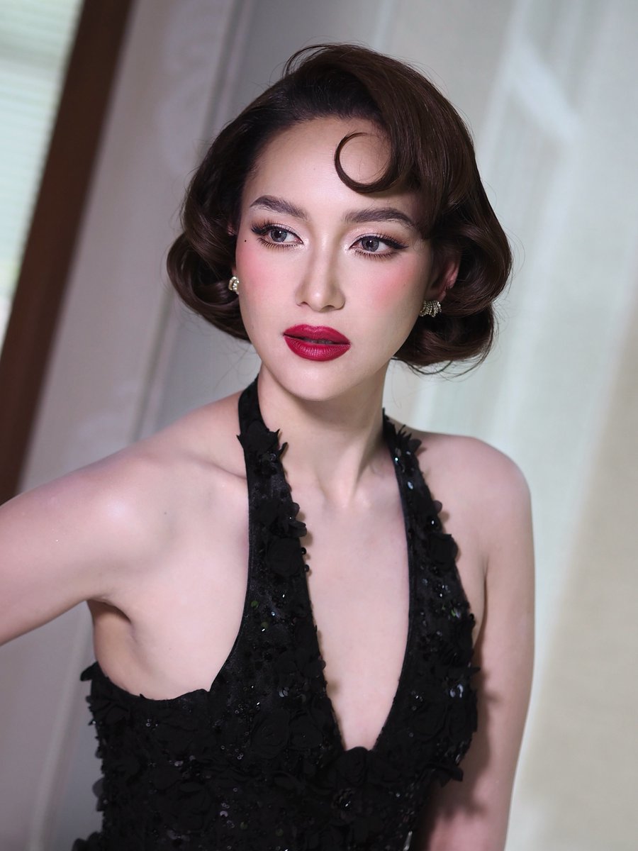 BeeFansite_'s tweet photo. จะกี่ep  ทีมบีเอมก็โดนตุกติกอีกเช่นเคย 😔✌🏻

💄 @fernsferns_makeup  
💇🏻‍♀️ @flashpht_hairstyle 

#TakeHormonesThailand 
#beenamthip #บีน้ำทิพย์ https://t.co/hC1zFtjXA1