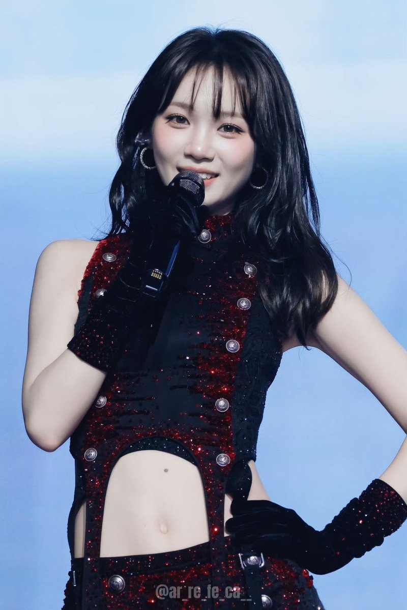 DAIXUAN_DX's tweet photo. TIME TO CELEBRATE CHAEWON
#TimeToChaelebrate
#여름의인트로_김채원 https://t.co/P97qSDp5e2