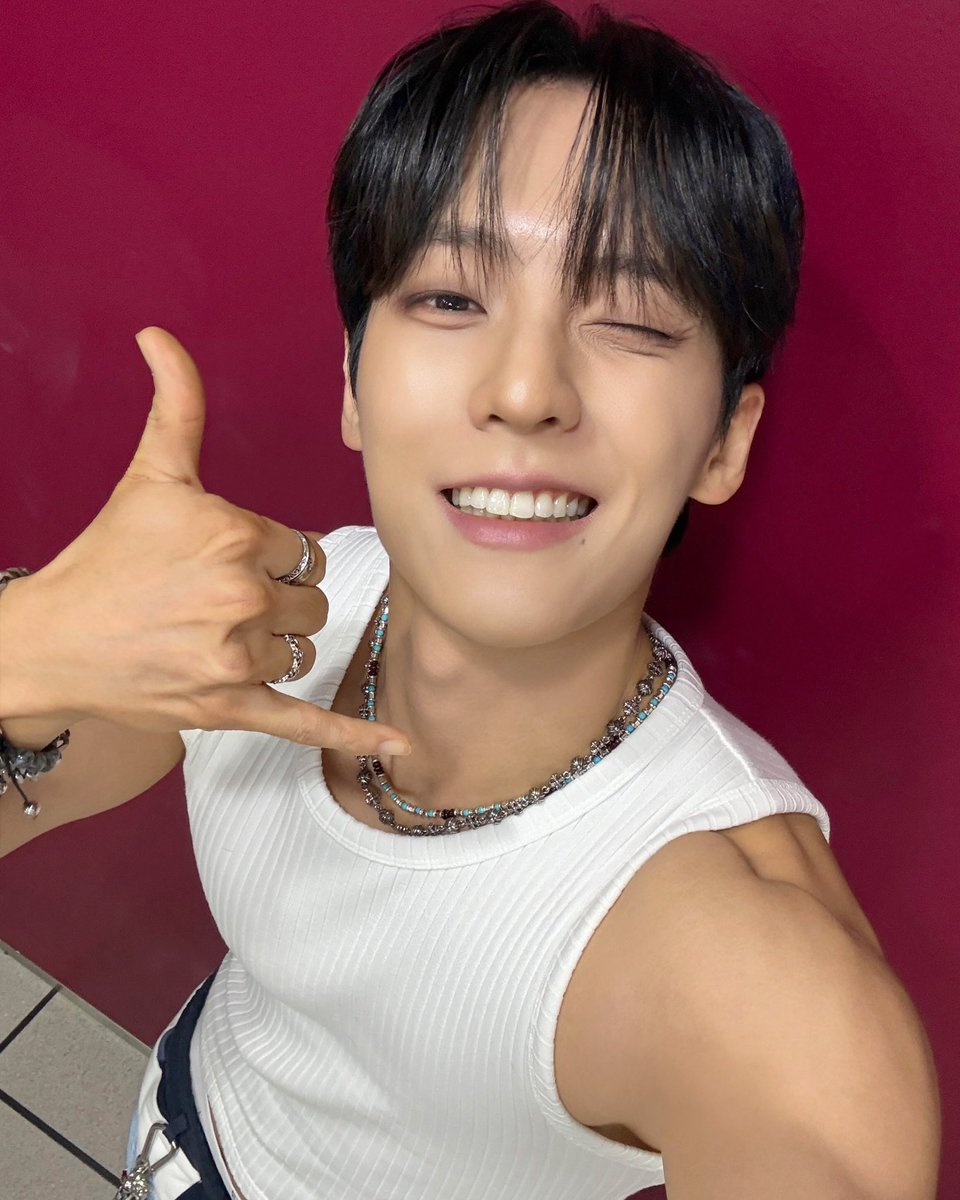 alxqlx's tweet photo. #누구보다_빠른_8월_최애_선점 https://t.co/TUzVlM1ORG