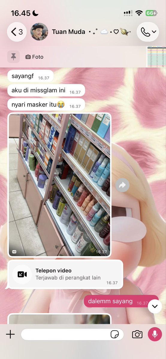 aklisa_'s tweet photo. INI KYUTTT BGT SI YUYUR DIA BELA BELAIN BELI KE TOKO OFFLINE YG ISINYA CEWE SEMUA MANA PAS VCAN DIA MASI PAKE SERAGAM. 😭😭😭 https://t.co/tnvaXqpE0b
