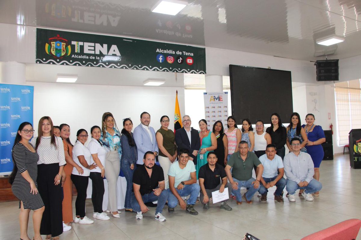 UNIR_Ecuador's tweet photo. 🤝 @UNIRuniversidad continúa acercando formación de excelencia a los líderes del sector público a través de los convenios de cooperación suscritos con la Asociación de Municipalidades Ecuatorianas @AMEcuador.

📍 En la UTR2, sede Napo, se desarrolló la conferencia "Desafíos y tendencias para transformar la gestión pública", impartida por 👤Daniel Barragán, Máster en Responsabilidad Social y Liderazgo Sostenible y Máster en Gobernanza con mención en Desarrollo Sostenible. Durante la ponencia se abordaron las principales tendencias, desafíos e innovaciones que impulsan una #gestiónpública más eficiente, #sostenible y orientada al desarrollo de los territorios.

👥 La jornada contó con la participación del Ab. Jimmy Reyes, alcalde de @alcaldiatena y vocal del Comité Ejecutivo de AME; así como de la Ing. Ligia Caiza, alcaldesa del @GADArosemena y presidenta de la Regional 2 de la AME, que integra a las provincias de Napo, Pichincha y Orellana.