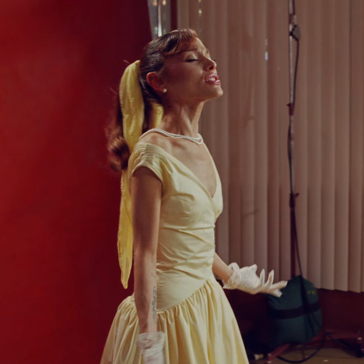 nasadaylight's tweet photo. ARIANA GRANDE'S OUTFITS IN PETAL MUSIC VIDEO https://t.co/JstqsAeyRl