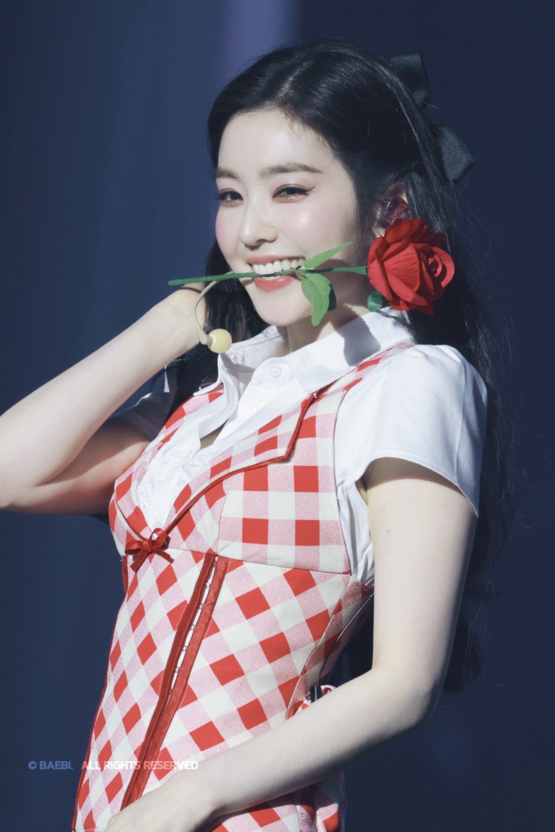 Baebirene_0329's tweet photo. 260731 오래만에 하바나ㅠㅠㅠ🌹❤️🤍 #아이린 #IRENE https://t.co/HWqMkSzgpn