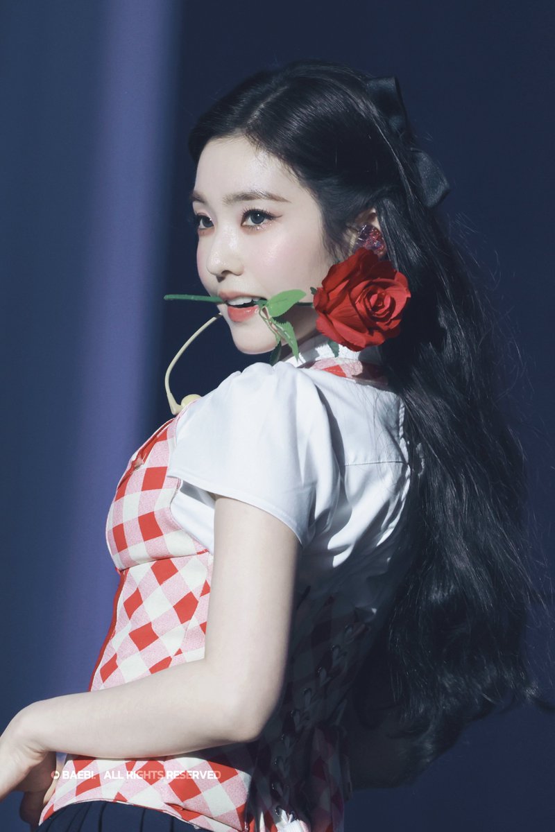 Baebirene_0329's tweet photo. 260731 오래만에 하바나ㅠㅠㅠ🌹❤️🤍 #아이린 #IRENE https://t.co/HWqMkSzgpn