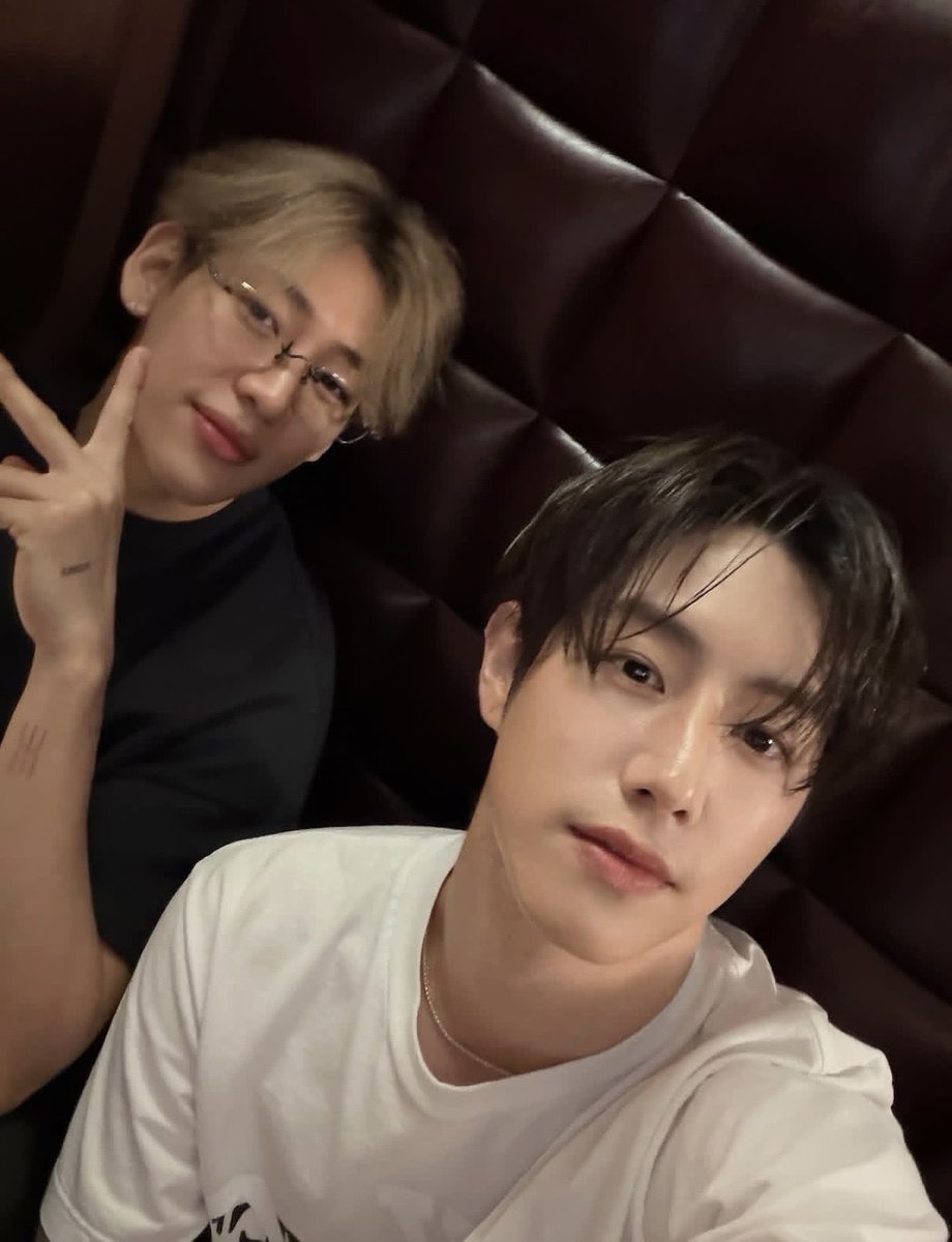 1Aprilblue's tweet photo. มาร์คแบม16ปีแล้วหรอ🥺
#Sweet16MTBB 
#MTBB https://t.co/YJtT1qDcFG
