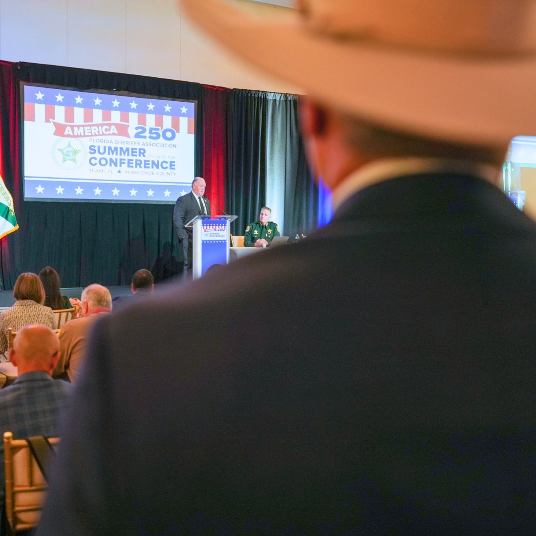 fdlepio's tweet photo. FDLE Commissioner Mark Glass and Director Melissa Bujeda had the opportunity to meet with Border Czar Tom Homan at the @FLSheriffs Conference to discuss border security and Florida’s accomplishments through collaboration between local, state and federal partners.

 Homan addressed the Florida sheriffs, expressing the federal government’s appreciation for the partnerships between local, state and federal agencies in addressing illegal immigration and keeping Floridians safe.