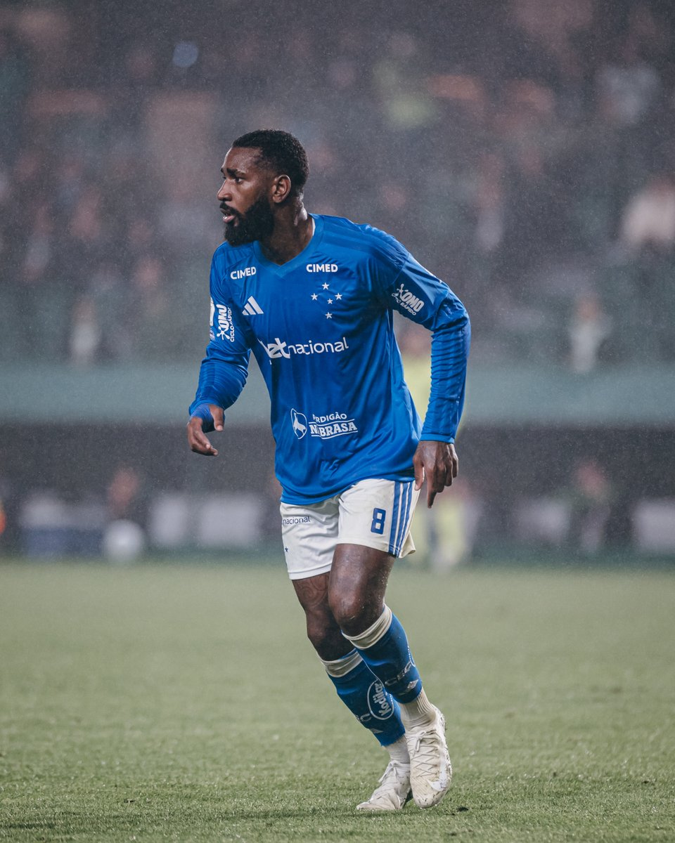 Cruzeiro's tweet photo. Mais uma assistência na conta do 8️⃣! 🎯

📸 @obkzphoto / Cruzeiro https://t.co/xLPiWA39da