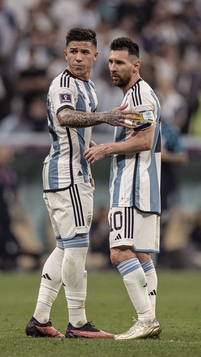 sa10nee's tweet photo. Valentina Cervantes, the girlfriend of Argentina player Enzo Fernández, revealed in an emotional interview that Lionel Messi blamed Enzo Fernández for Argentina’s World Cup final loss due to his red card, which has left him devastated.

“I don’t want to bring controversy  because we all love Leo Messi, but Enzo told me that immediately after the loss to Spain in the World Cup final, in the dressing room, Lionel Messi pointed fingers at Enzo Fernández and blamed him for the defeat. He said, ‘Why would you make such a stupid challenge when you knew you were already on a yellow card and we were about to go to penalties, where we could’ve easily beaten Spain?’

That statement has left Enzo devastated ever since. He barely looks happy each day, and he told me this is the worst summer of his life.”