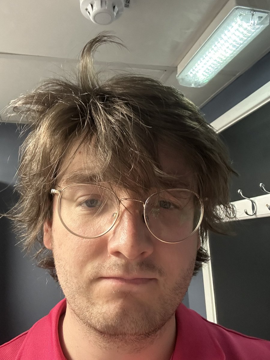 ciaranatciaran's tweet photo. new haircut https://t.co/Qb69x3CHWa