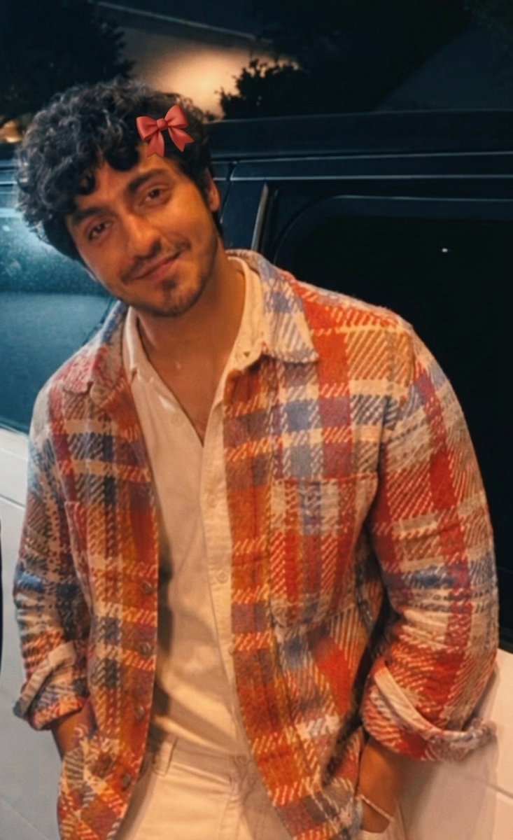 Ahaanlf's tweet photo. His smile and his curly hair 🤭
#ahaanpanday https://t.co/hJe4DB4l9F