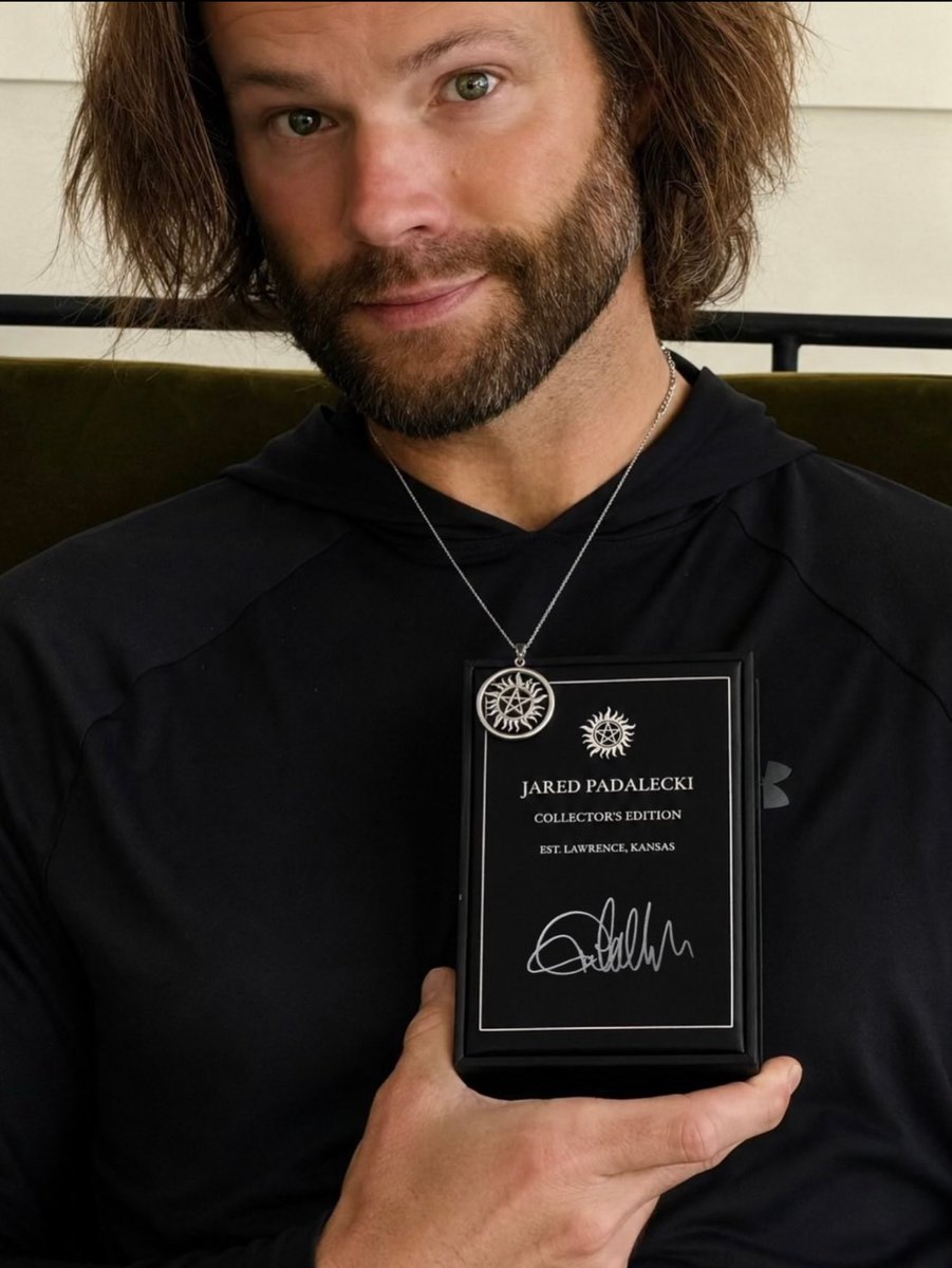 JarPad_Team's tweet photo. 🆕 Jared Padalecki Store

🔗 https://t.co/SPmn6suQRb

So get this...

I'm excited to finally share a collection I've been wanting to create for a while. I wanted these pieces to be something special for the fans who've supported me over the years.

I've partnered with Endorsed to create an autographed collection that includes a hand-signed leather journal and Anti-Possession pendants in both gold and silver. I'll be personally signing every item, and they'll only be available for the next 3 weeks.

Thanks, as always, for your incredible support. I can't wait for you to have these.

#JaredPadalecki #Jared_Updates #JaredPadaleckiStore