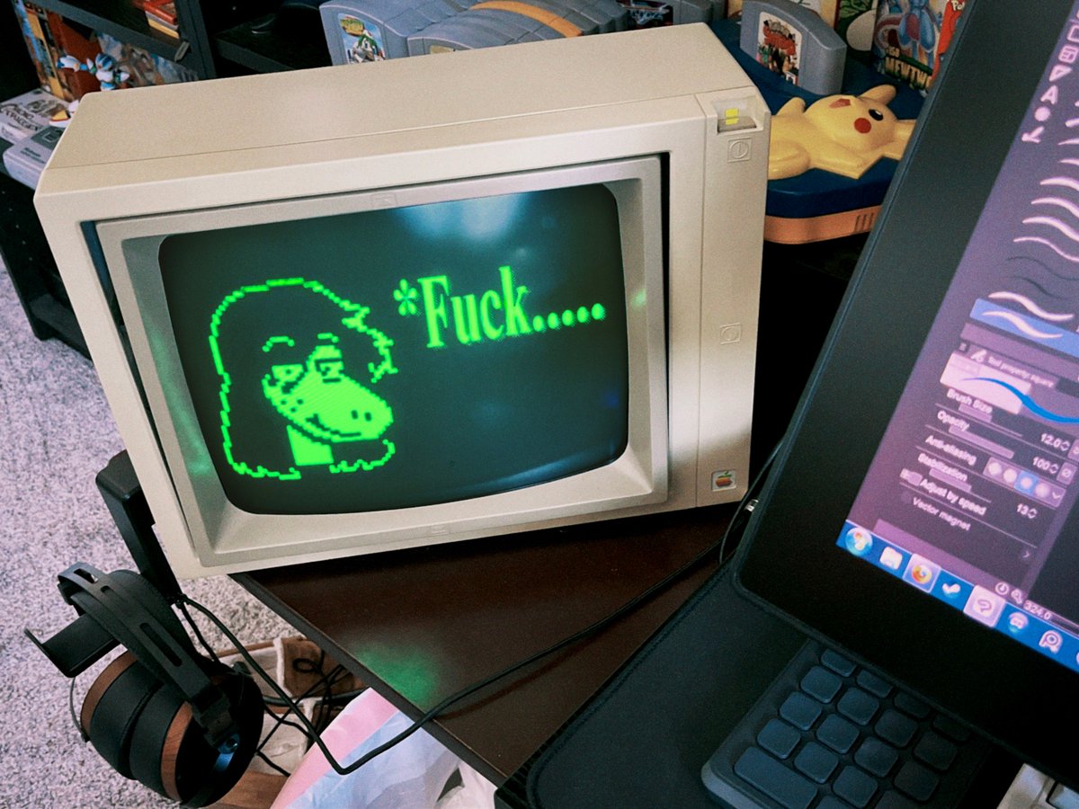 chronocrump's tweet photo. the replacement monitor i got just fucking died so until i get another one i'm using this fuckass monochrome monitor from 1983 https://t.co/LNFojyGObf