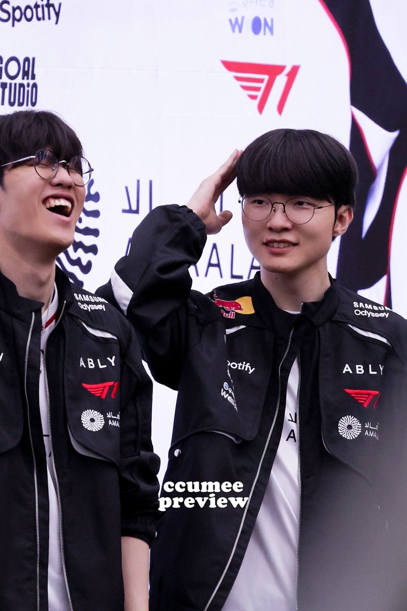 ccum0o0's tweet photo. 260731 젠지홈그 팬미팅

해피(๑>ᴗ<๑)

#Faker #페이커 https://t.co/ZTI1H88rw8