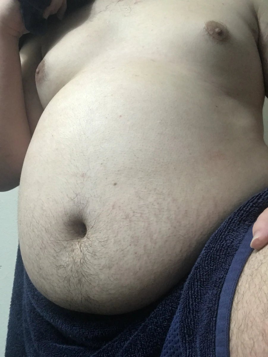 GluttedBorb's tweet photo. 2022 vs 2026. The twonk to superchub pipeline goes crazy!~ I guess when you go to bed every night stuffed out of your mind it's only natural to grow heavier and greedier~ I believe my max I could eat in sitting was 6k calories now I can eat 15k + in one sitting~ https://t.co/ryNao2bZ4Q
