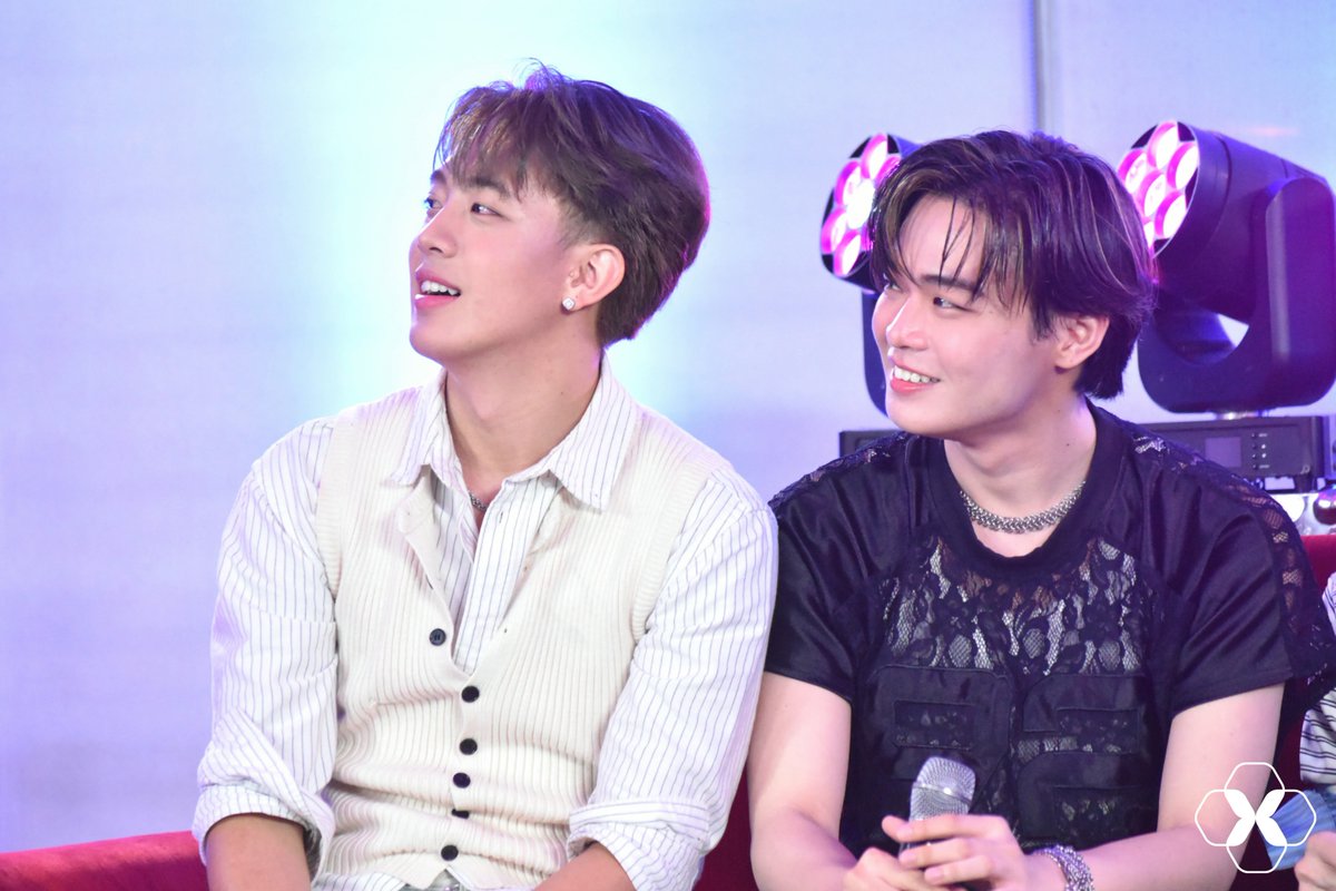 haniesofc's tweet photo. [📸] 4:ÜS LISTENING PARTY

As the day comes to a close, we want to celebrate the milestones reached so far—from all tracks charting to last night's #5 trending⭐️

Congrats, AJAA and Hanies! Here's to more memories with 4:ÜS✨️

AJAA 4ÜS OUT NOW
#4ÜS #AJAA_COMEBACK
#AJAA @AJAAofc https://t.co/BxM0AkUUTd