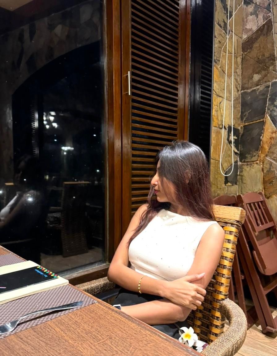009Str's tweet photo. Follower ex munda🥵😩

Ishsh slim odambu gaaji mundaa otthaa iva purushan ehh kuda vechii kuda vechitu ivala elarukum kamikriathu paathu avan mood agi ooru ehh okka vida veipa pola iva clevage laa pool ehh vitu ahh vai la en suni tip ehh sappa mothu ahh ava pota purusha pakanu😍 https://t.co/863h63hKRY