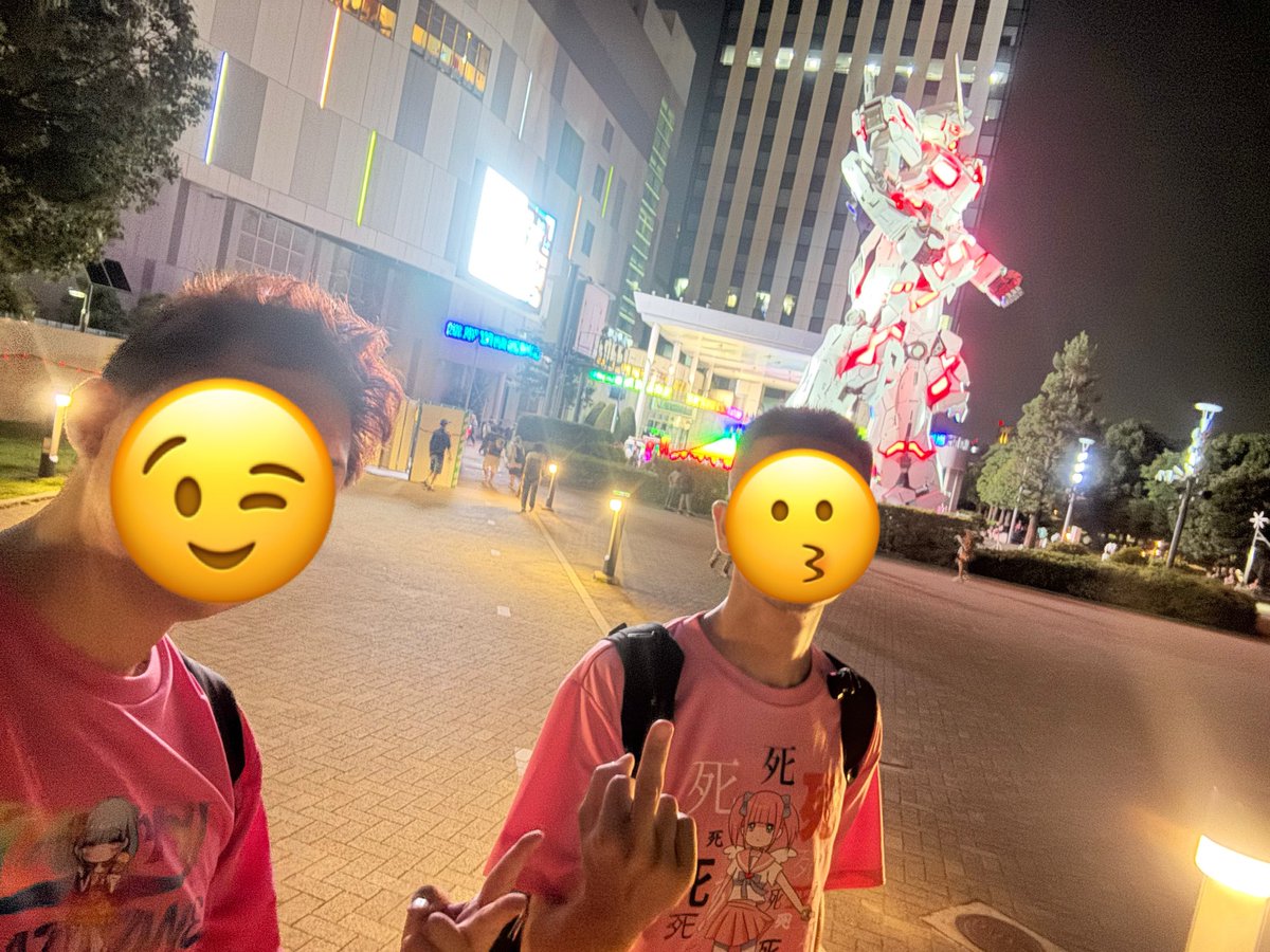 8Gau2's tweet photo. 相方、TIF1日目ありがとー！

無くなる前にガンダムで https://t.co/lj6hYrfmmd