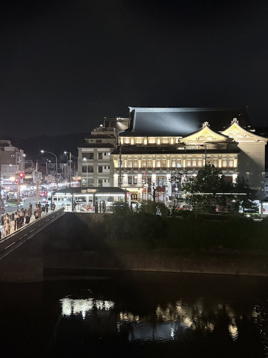 hissyosaka's tweet photo. 今日の一杯

プレモル瓶
明るいうちから中華をいただきながら
日本でいちばん古いエレベーターはいつ乗っても少し怖いな😱 https://t.co/LWGhuqjlPD