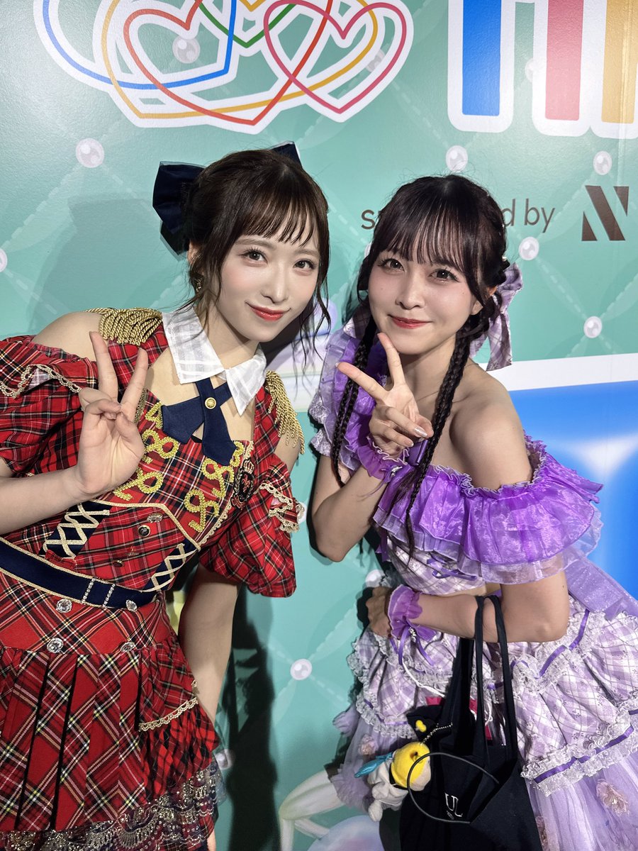 Ayapipichan__'s tweet photo. AKB48さんの小栗有以さんとお写真撮っていただきました❕📸

1年越しにまたTIFでお会いすることができました(；；)ずっと憧れの存在でいてくれてありがとうございます🥲🫶🏻

ライブも見させていただけて、好きな曲たくさんでめちゃくちゃ沸いてました🥹やっぱり私はAKBさんが原点で大好きです😭 https://t.co/RTtT1Vhal4