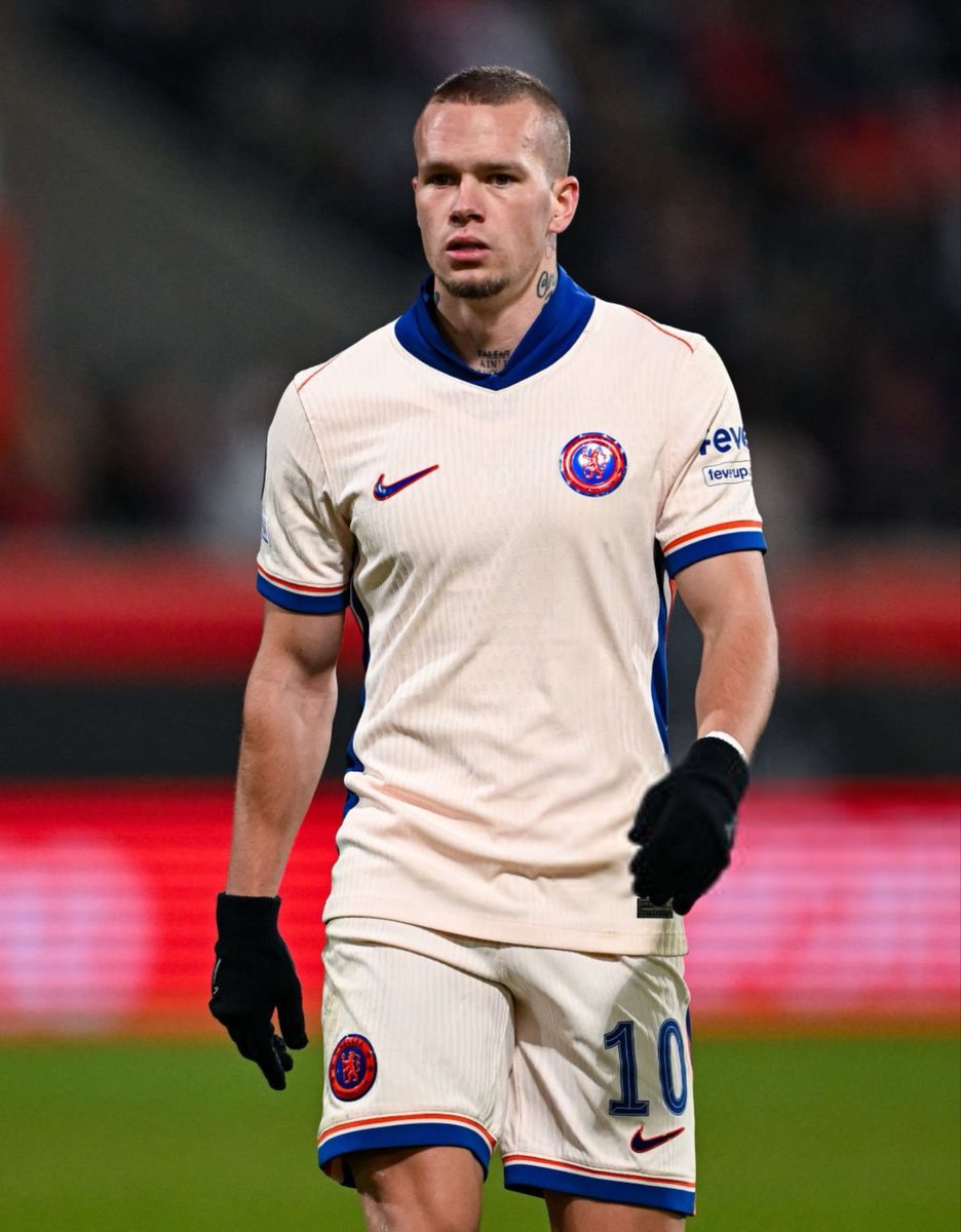 centregoals's tweet photo. 🚨🚨🎙️| Mykhailo Mudryk: “After a long battle, the four-year ban that was imposed on me has been rescinded and I am free to resume my career with immediate effect.”

“I am grateful that this process has reached a conclusion, that I have been cleared to return to football and that I can now look ahead to my future.

“This has been the most difficult period of my career.” 

“As I have always maintained from the outset of this case, I have never knowingly or intentionally taken any banned substance. My commitment to competing fairly and representing my club and country with professionalism and integrity has always been important to me.”

“I would like to thank my family and friends for their support and belief throughout this period.”

“I also want to express my deep gratitude to everyone at Chelsea FC, my teammates and the Chelsea supporters who have been with me throughout.”

“I would also like to thank my legal team and others who assisted for their tireless work on my case.” 

“My focus now is on returning to football, working hard every day, and making a positive contribution on the pitch.

“Thank you to everyone who continued to believe in me. I look forward to the next chapter of my career.”