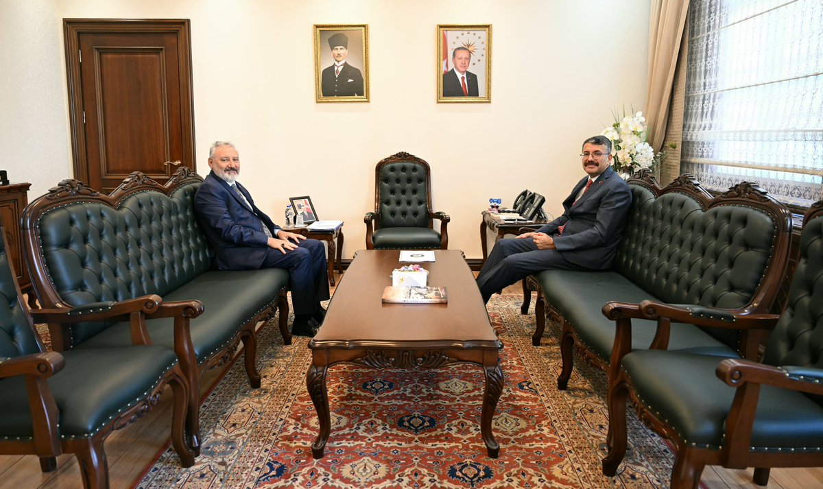 valialicelik's tweet photo. Tarım ve Orman Bakanlığı Tarım Reformu Genel Müdürü Sayın Dr. Osman Yıldız ile Bakanlığımızda bir araya geldik.

Nazik ziyaretleri için Sayın Genel Müdürümüze teşekkür ediyor, çalışmalarında başarılar diliyorum. https://t.co/CBjwOVZ3zN