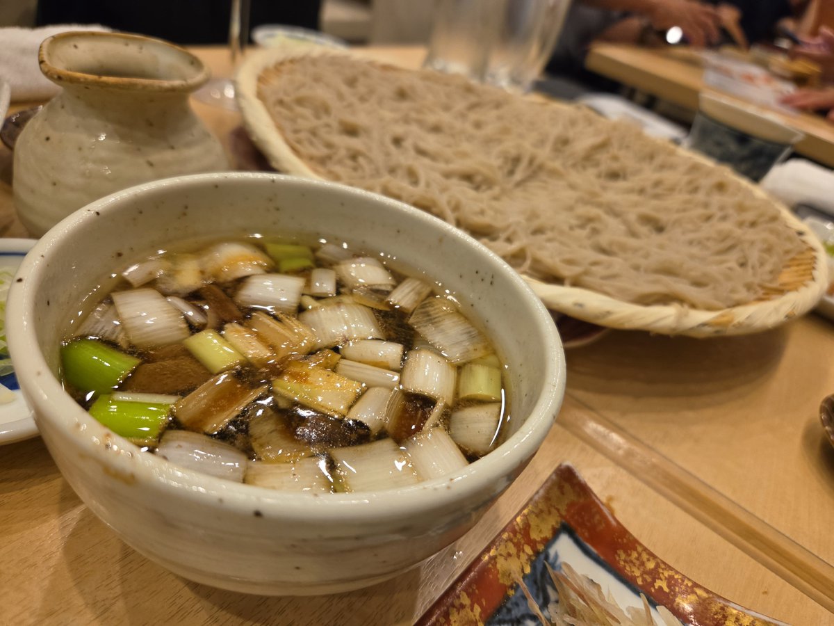 MrCastle22's tweet photo. 翌日の朝活ができないレベルで遅い時間に帰宅してますが、美味しかった＆面白い話聞けすぎたので後悔はありません。笑
#錦糸町 #蕎麦 #鴨 #金目鯛 #お刺身 #華金 
#奮発した華金 https://t.co/R12ejkZHiV