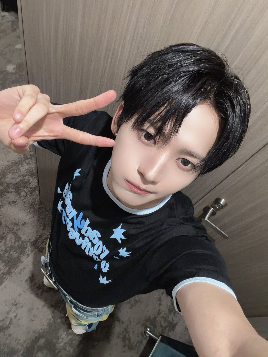 xikers_jp's tweet photo. [#MINJAE] 東京での2回目のファンミーティングも無事に終わりましたね またひとつ幸せな思い出をプレゼントしてくれてありがとうローディ😚 メッチャダイスキ🖤
#xikers #싸이커스 #サイカース https://t.co/zqRHlkBXTa