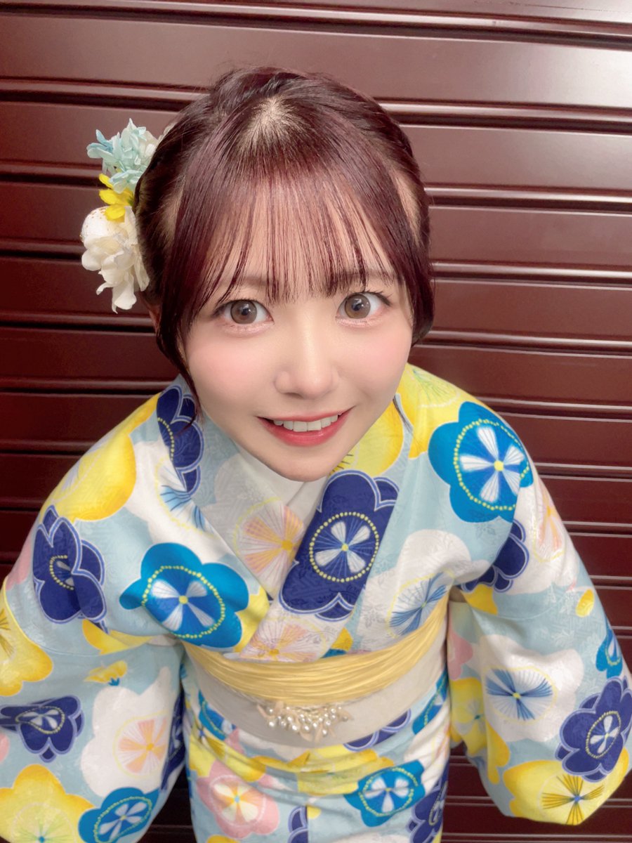 hinaho_0303's tweet photo. おはよ！今日から8月🎐夏な写真載せるね🌻
今日もファイト〜！ https://t.co/R04aXa1yML