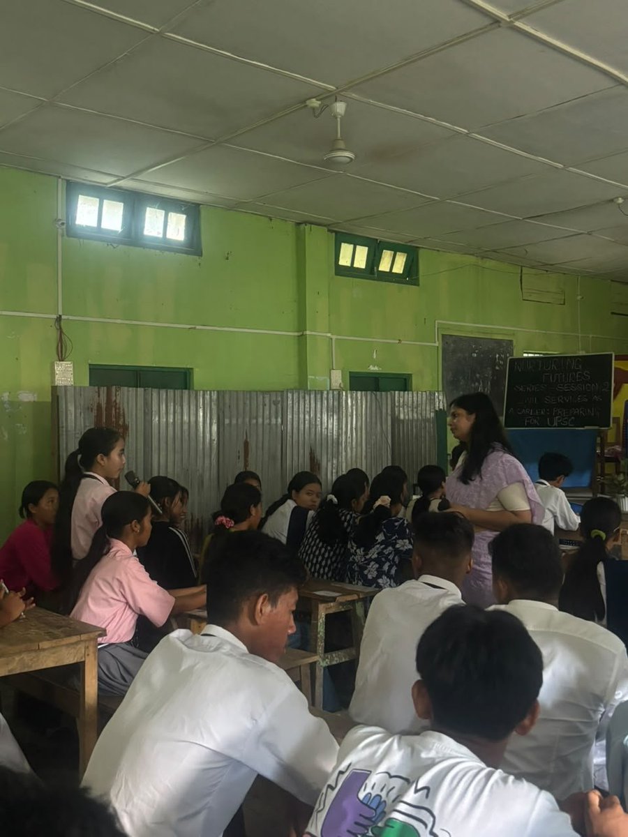 dcwestk_anglong's tweet photo. Session 2 of the Nurturing Futures Series on "Civil Services as a Career: Preparing for UPSC" was held at Donkamukam Higher Secondary School. DC Smt. @PreetiKC_IAS , IAS, shared valuable insights on UPSC preparation, dedication, and public service.
#NurturingFuturesSeries #UPSC https://t.co/vI7RoGREoK