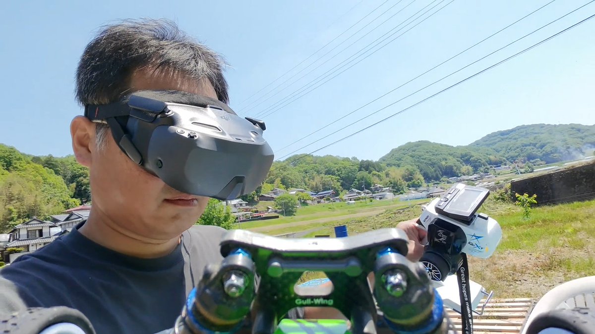 DT03RC's tweet photo. また、くだらない動画を作ろうとしてる🤤🤤🤤
本日(土)のお昼にはアップします🙇
大事なことなので、もう一度言いますが、くだらない動画ですよ✋
#ラジコン
#AX01
#MF01x
#FPV https://t.co/jdaPY2nuT8