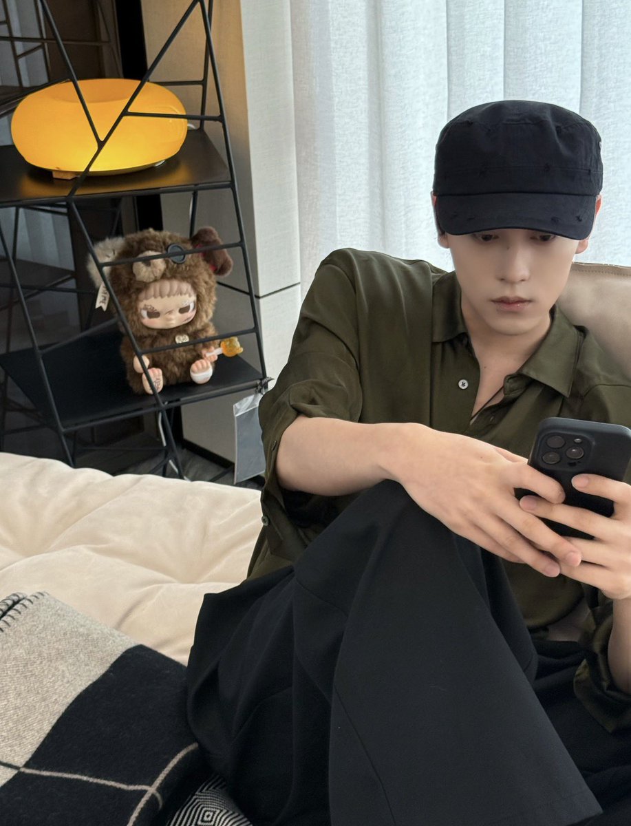 q_huuuuu's tweet photo. พี่เถียนเล่นกับใจมาก เมะในอุดมคติโคตรๆ คือแค่มาขายของพี่จำเป็นต้องขนาดนี้มั้ยวะ เกิดที่ไทย แก่ที่ไทย เจ็บที่ไทย แต่ตายที่เธอของแท้🫶🏻🫶🏻

—  #TianXuning ; #田栩宁 https://t.co/QgQpHPKB0l