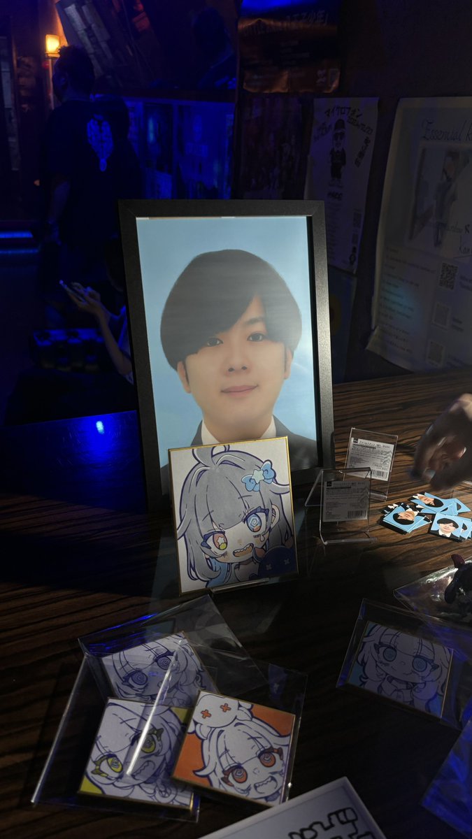 owl_zZ_'s tweet photo. いえーい(遺影) https://t.co/YzAKGc7tf8