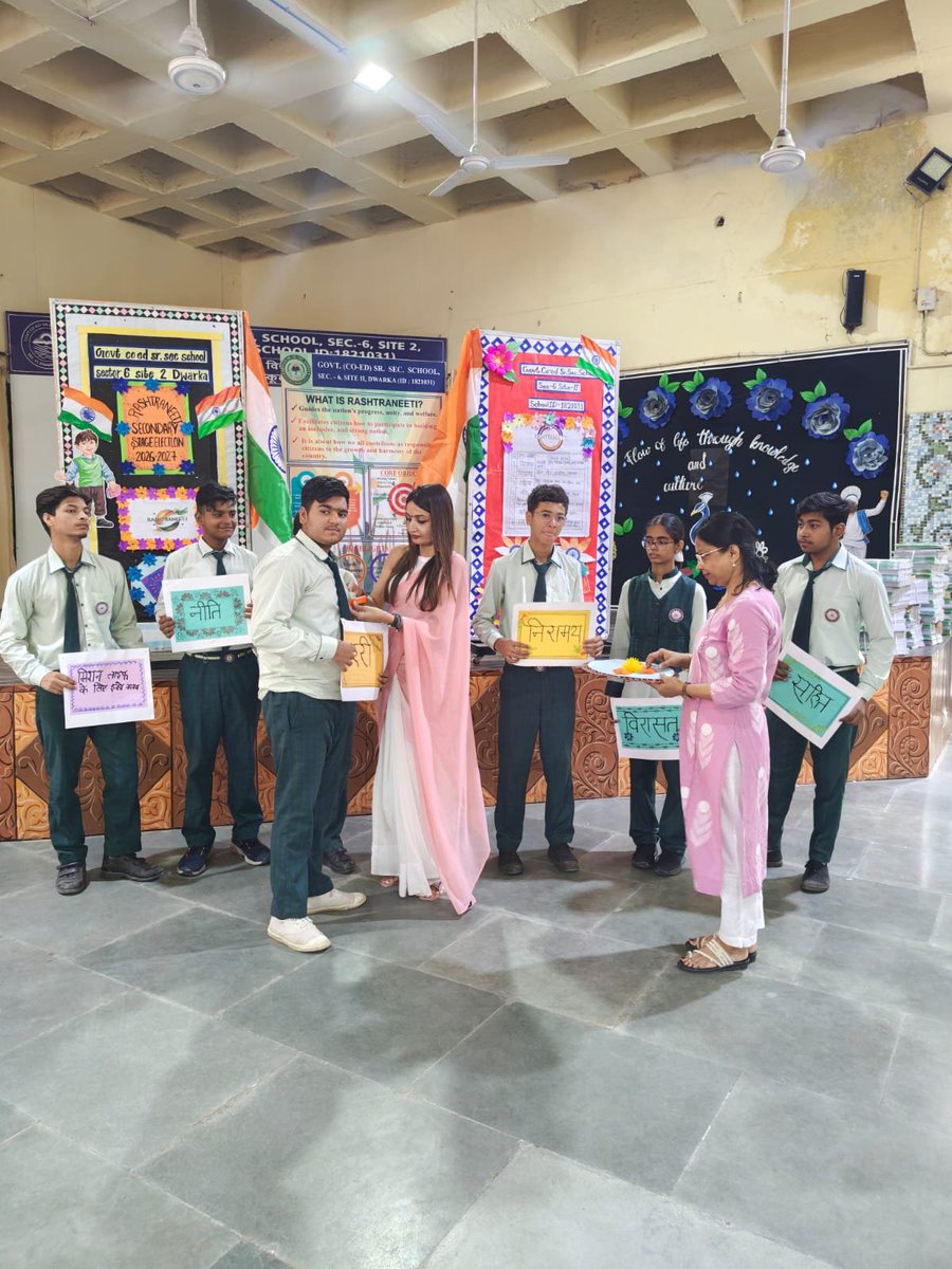 school6dwarka's tweet photo. Honoring our student representatives! 🎗️✨
Proud moments from the badge ceremony during the Rashtraneeti Secondary Stage Election at Govt. Co-Ed SSS, Sec-6, Site-2, Dwarka. Ready to lead with responsibility! 🇮🇳
#StudentLeadership #Rashtraneeti #DelhiGovtSchools https://t.co/WWcUhcNXI3