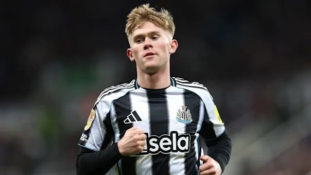 StretfordEndT_'s tweet photo. 🚨𝐉𝐔𝐒𝐓 𝐈𝐍: Manchester United have offered Newcastle United £20M + Ugarte for Lewis Hall.

Newcastle said they only want £20M.

[@David_Orstein] https://t.co/l20gGzF9an