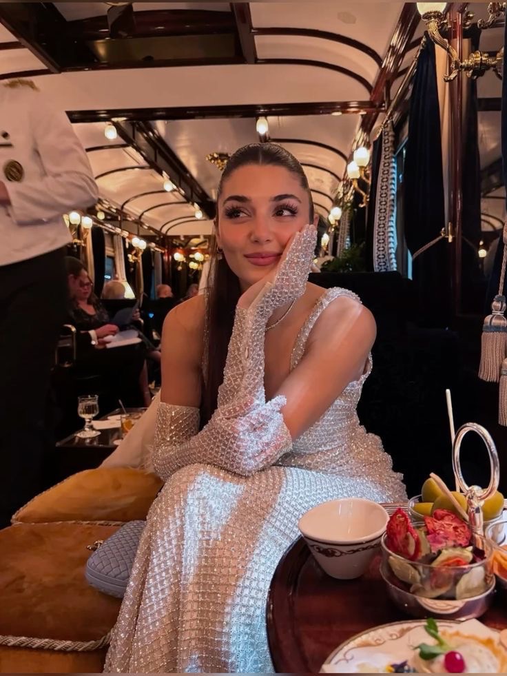 yslgirlx's tweet photo. Hande erçel https://t.co/VjWDesLlIO