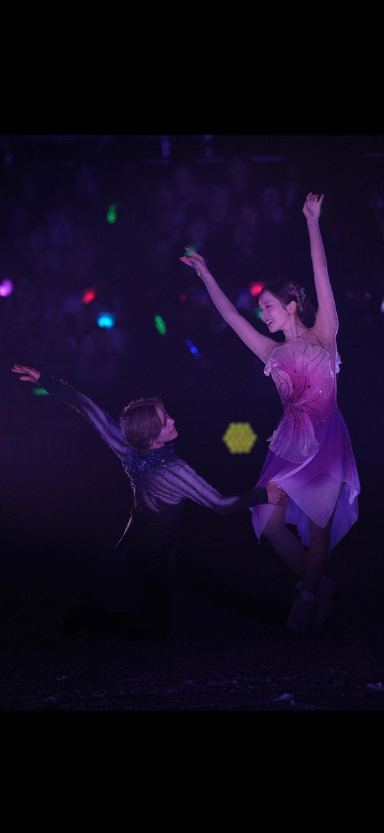 Tazi_vjc's tweet photo. Four Seasons was super pretty too.  I like how it’s a completely different vibe from Poeta.  Very ethereal and delicate.  It was apparent that the rink was too small for them and they had to adjust their patterns and speed a bit.  (Which makes me excited to see it on a real rink) https://t.co/xLdaEf0C8o