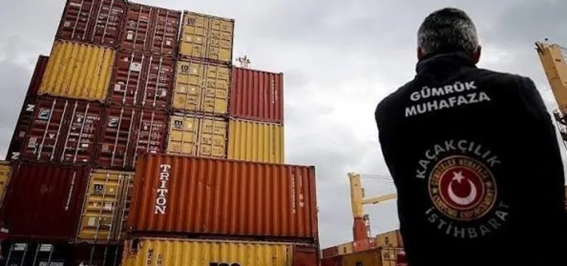 PenguenCahil's tweet photo. 🚨 Ambarlı Limanı'nda 2.1 Milyar TL'lik Darbe!

Güney Asya'dan İstanbul'a gelen Çin bayraklı bir gemideki konteynerde, ticari eşyalar arasına gizlenmiş 3 ton Pregabalin uyuşturucu maddesi ele geçirildi.

Gümrük Muhafaza ve Jandarma ekiplerinin ortak operasyonunda 3 şüpheli gözaltına alındı, soruşturma sürüyor.
