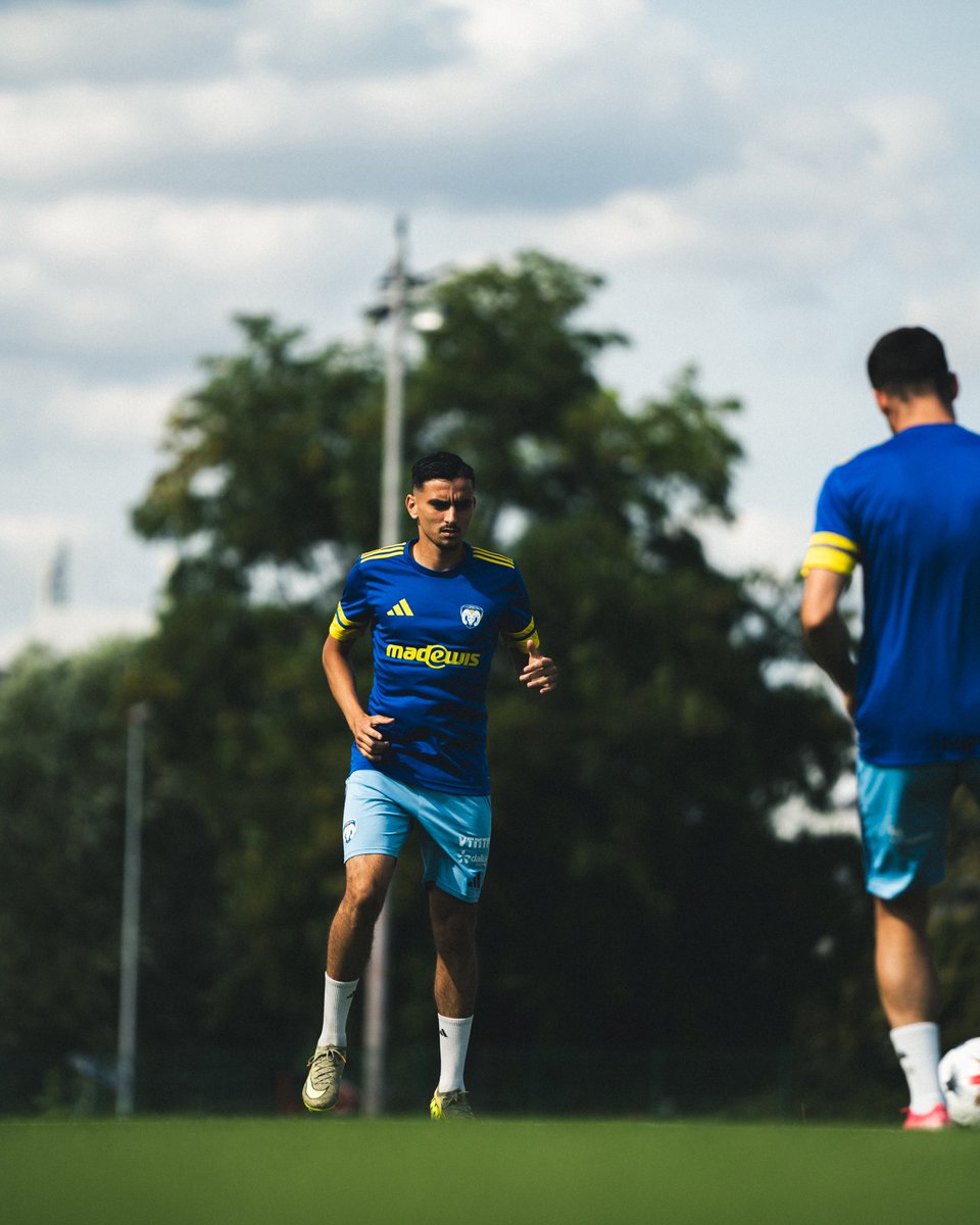 uscreteil's tweet photo. Concentrés 😤😤

#USCFCV https://t.co/t84bAXWLGY