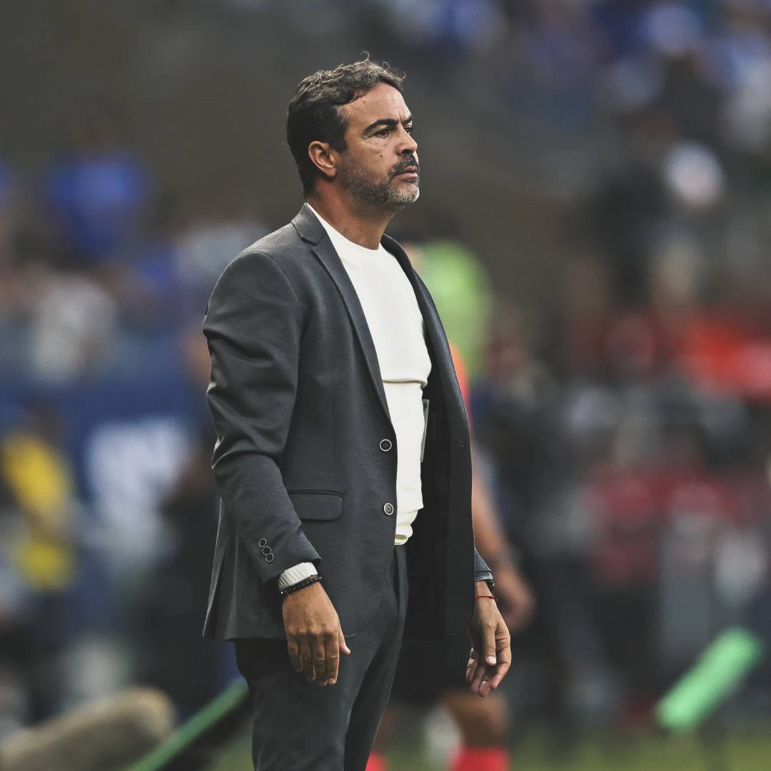 R10Score's tweet photo. Técnicos com mais pontos conquistados por jogo no Brasileirão desde 2024:

🇵🇹 Artur Jorge: 2.06 🆙
🇵🇹 Abel Ferreira: 2.02
🇧🇷 Filipe Luis: 2.02
🇵🇹 Leonardo Jardim: 1.91

No topo! https://t.co/VNTUSybq7i