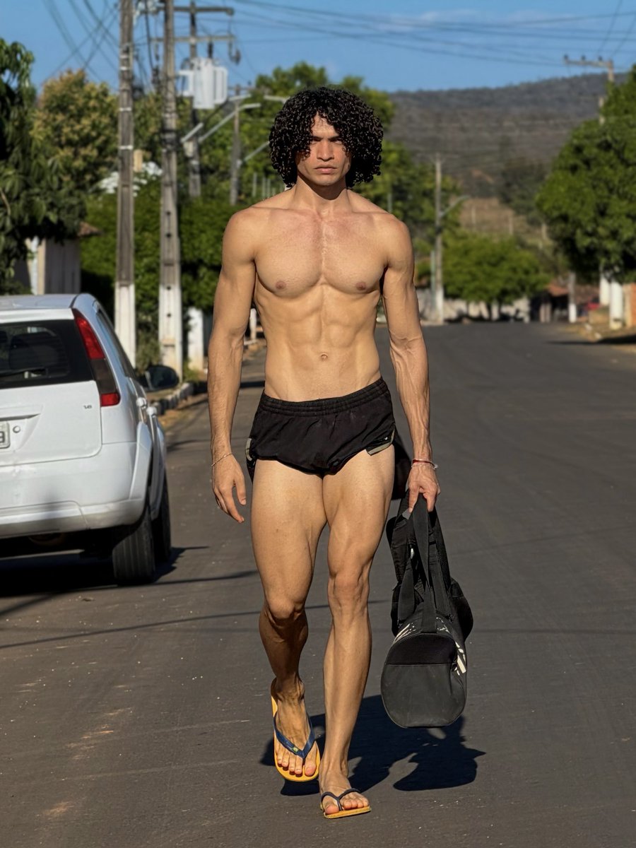 deniotho's tweet photo. Dia um dia no Rio 🏊🏻🚶🏻✨

#brasil #ootd #marahao #ModelLifeStyle #passarela #fitnes #verao https://t.co/NT8QjImgey